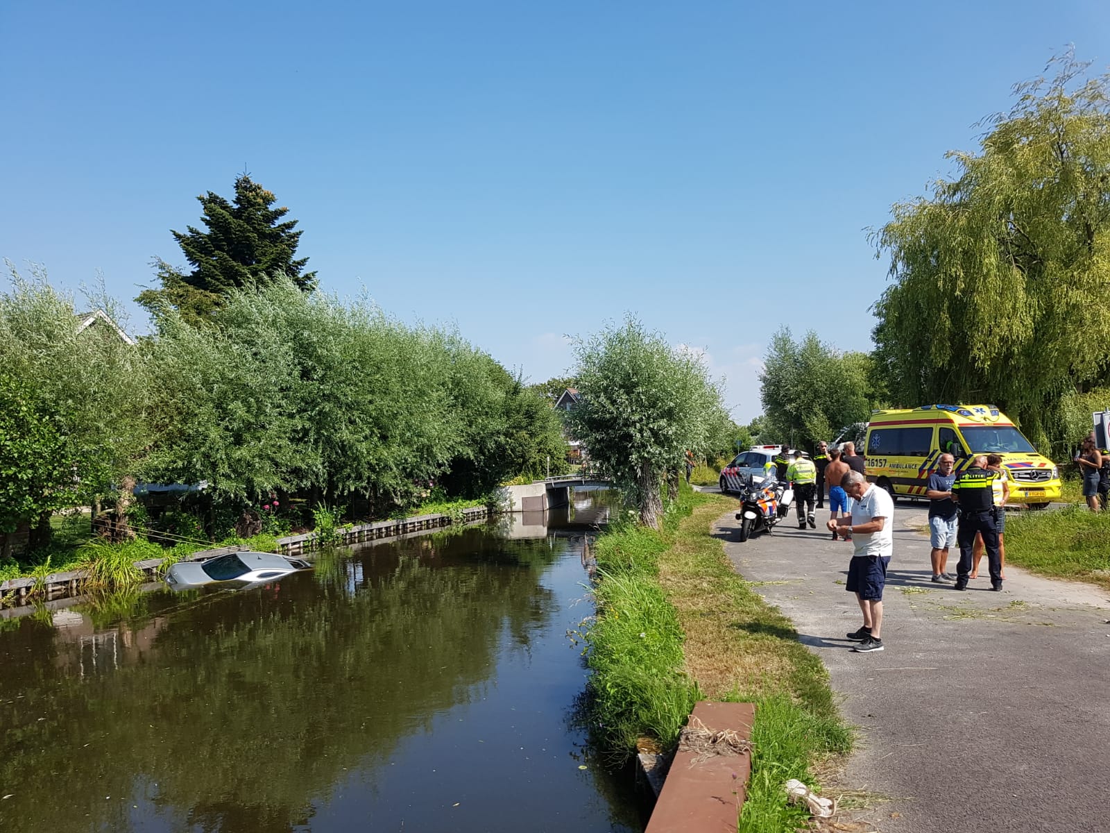 Auto Te Water In Reeuwijk - Rebonieuws.nl