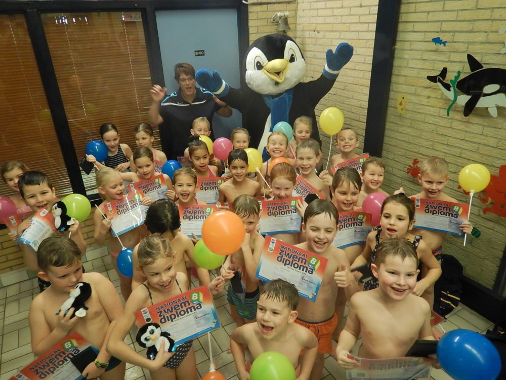 Negenentwintig Kinderen Behalen Zwemdiploma B Bij Sportcentrum De Kuil ...